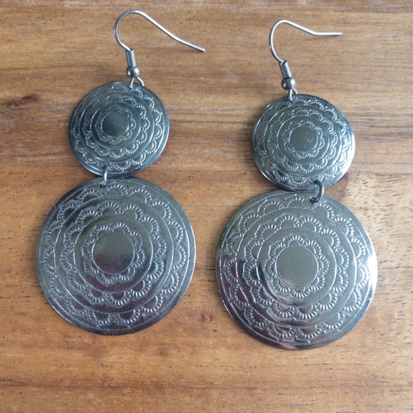 Maurices Dangle Earrings - Picture 2 of 3